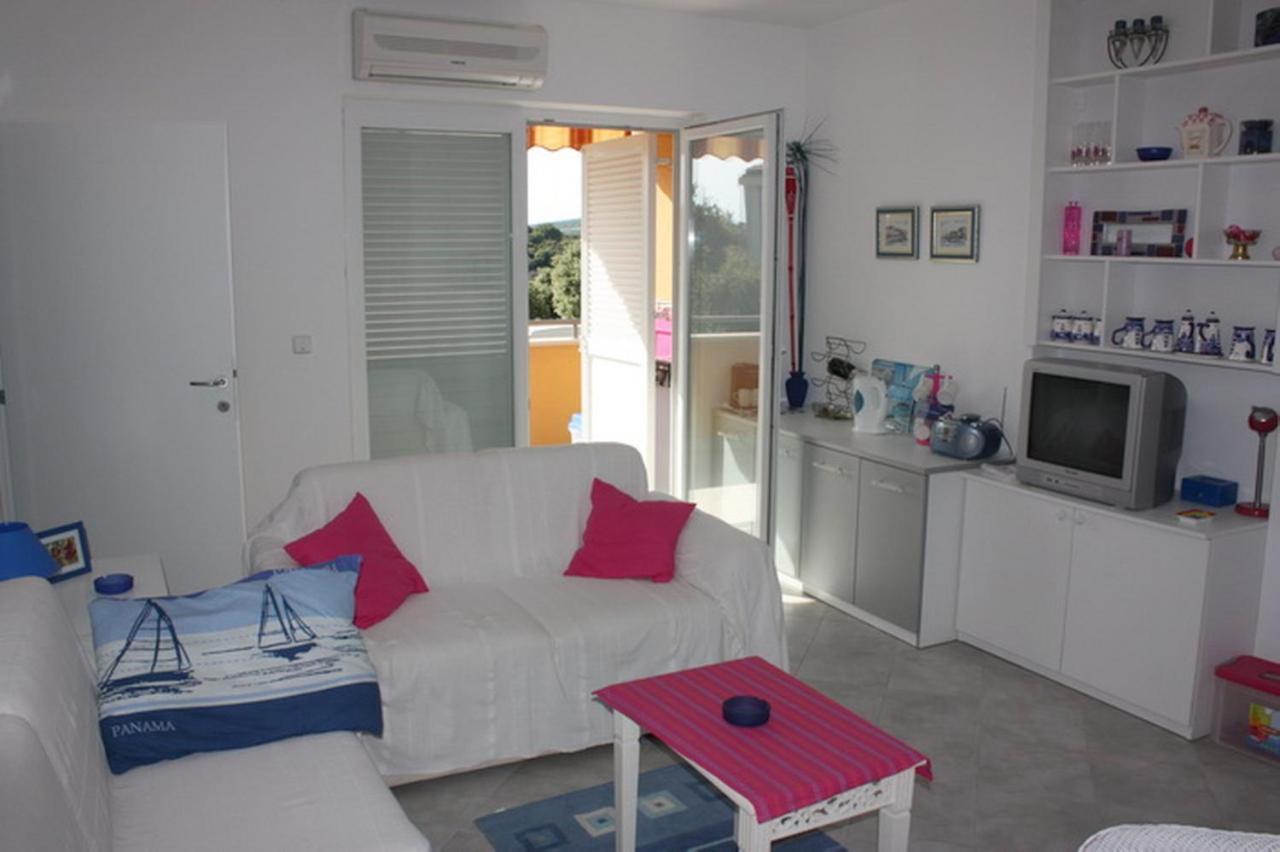 Apartments Jtv Simuni Kolan Exterior foto